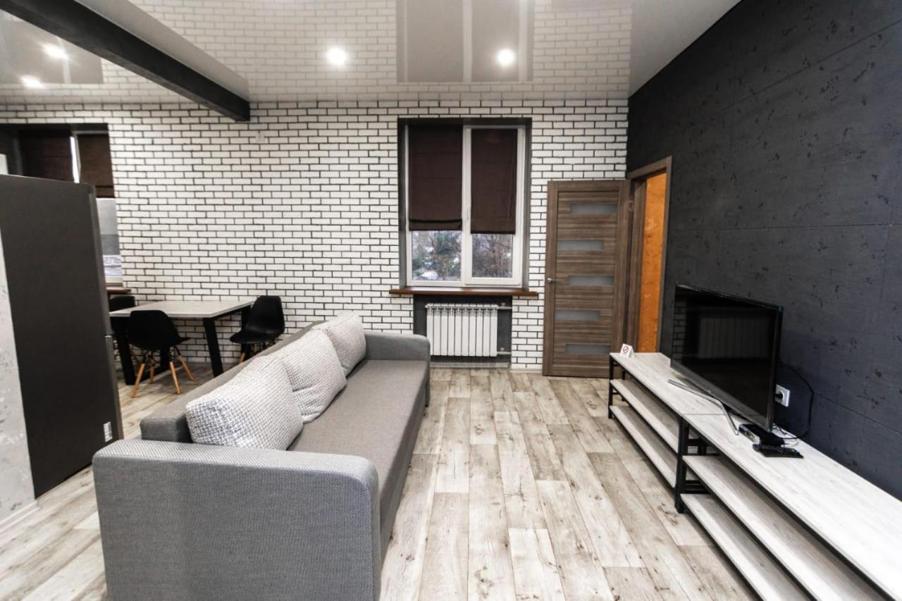Loft Apartment On Svobody Kamieńskie Zewnętrze zdjęcie