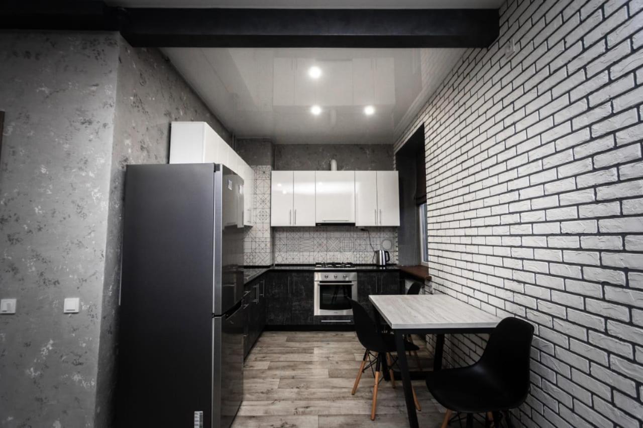 Loft Apartment On Svobody Kamieńskie Zewnętrze zdjęcie